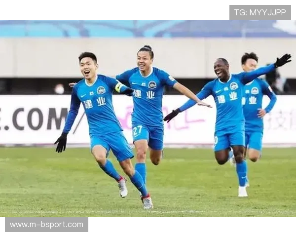 深入保级队赛季全程，真实记录职业足球生存之战